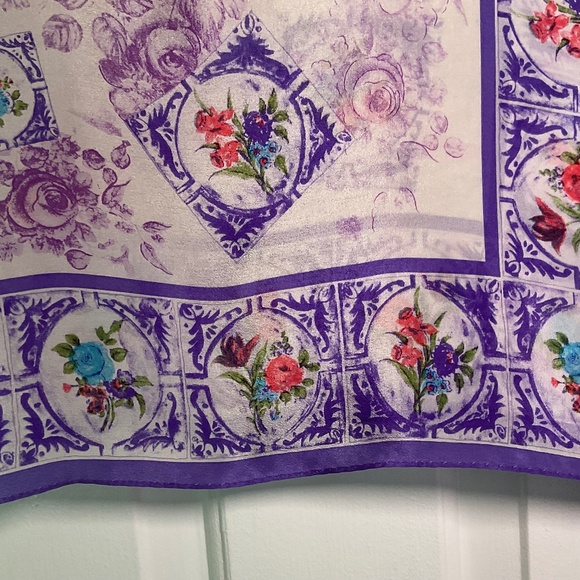 Honey Vintage Silk Scarf - Picture 9 of 16